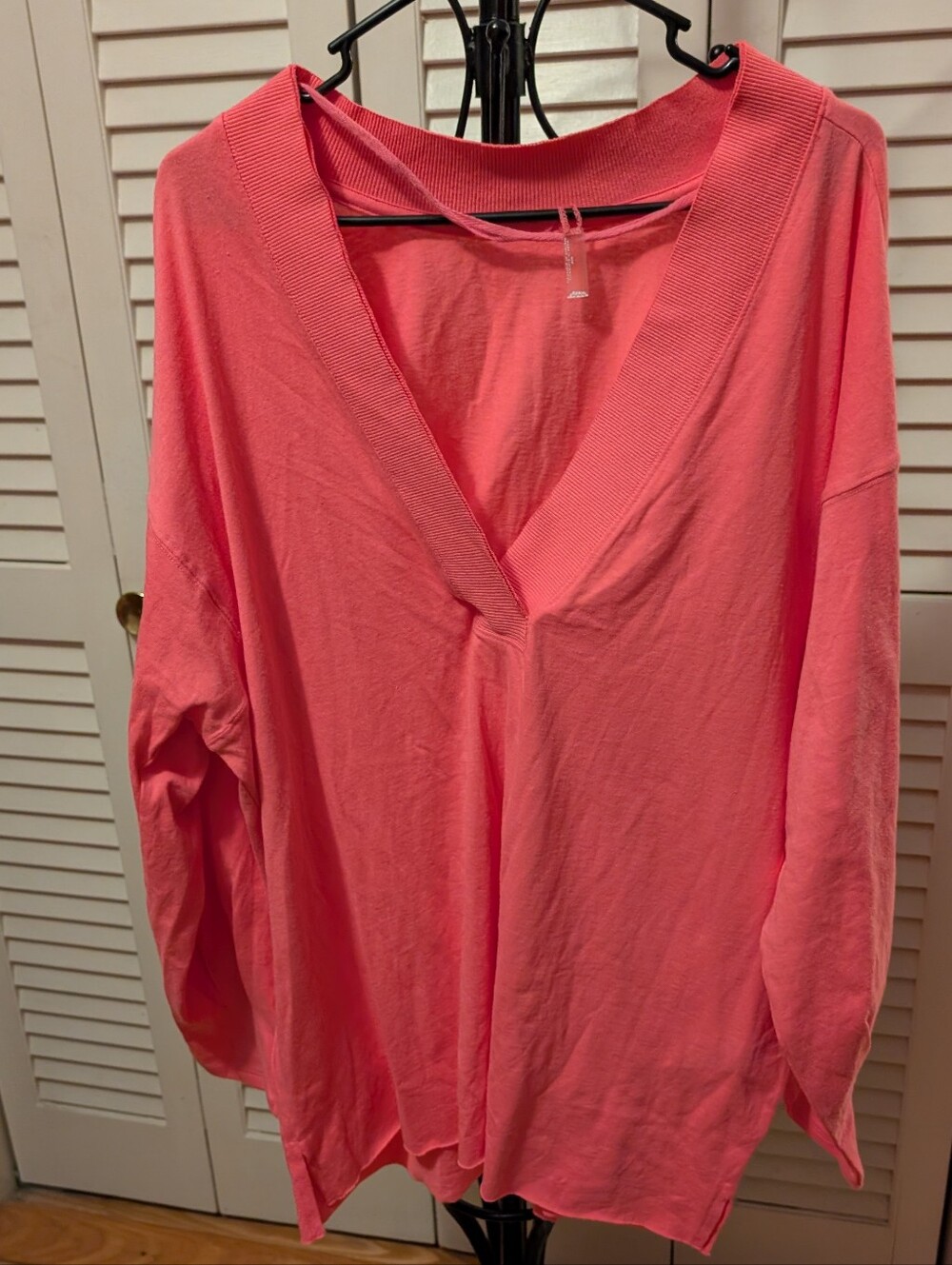 Free People Coral Pink V-Neck Top Size Medium